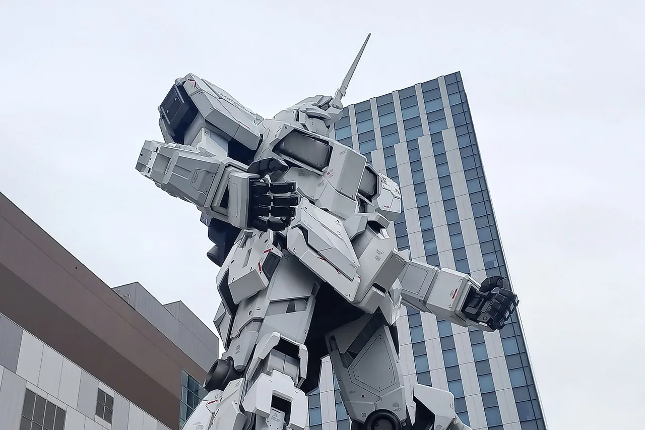 Life-size Unicorn Gundam statue, Odaiba, Japan