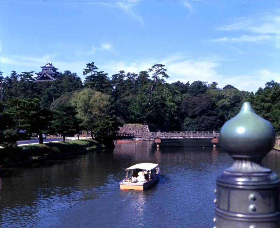 Matsue Castle and the Horikawa moat boats